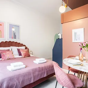 https://pudrowe-studio-przy-rynku-28m2-parking-kociuszki.hotelswroclaw.com